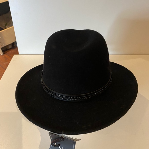 Tilly's Accessories - Tilley Montana hat